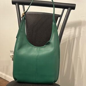 Elegant Green Leather Shoulder Bag